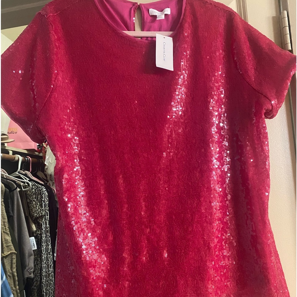 Hot pink short sleeve shirt. Perfect for day or night!